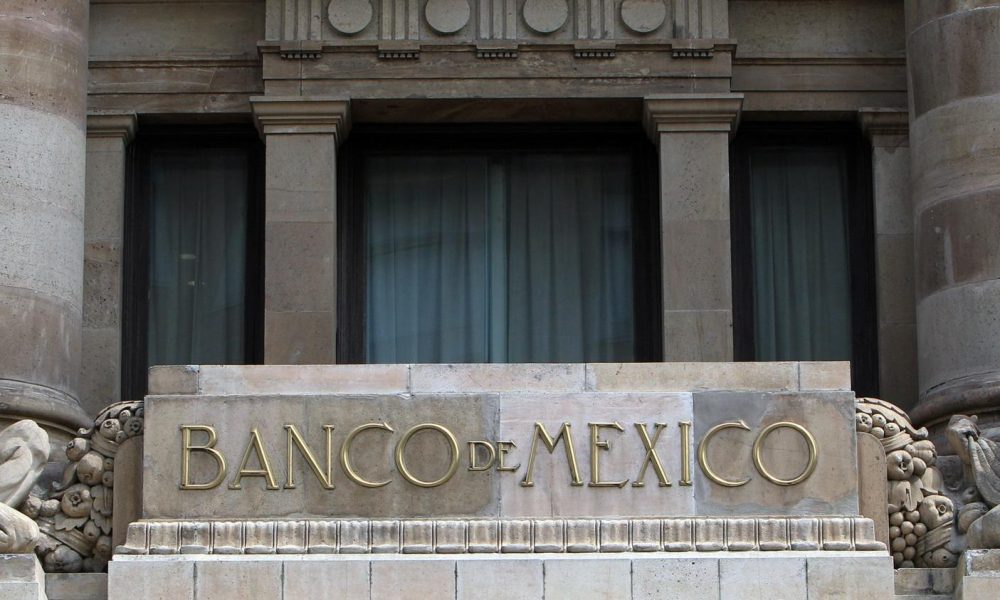Imagen de archivo en donde se observa la fachada edificio del Banco de México. EFE Mario Guzmán