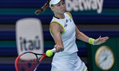 La kazaja Elena Rybakina avanzó a las semifinales del WTA 1.000 de Miami. EFE/EPA/CRISTOBAL HERRERA-ULASHKEVICH