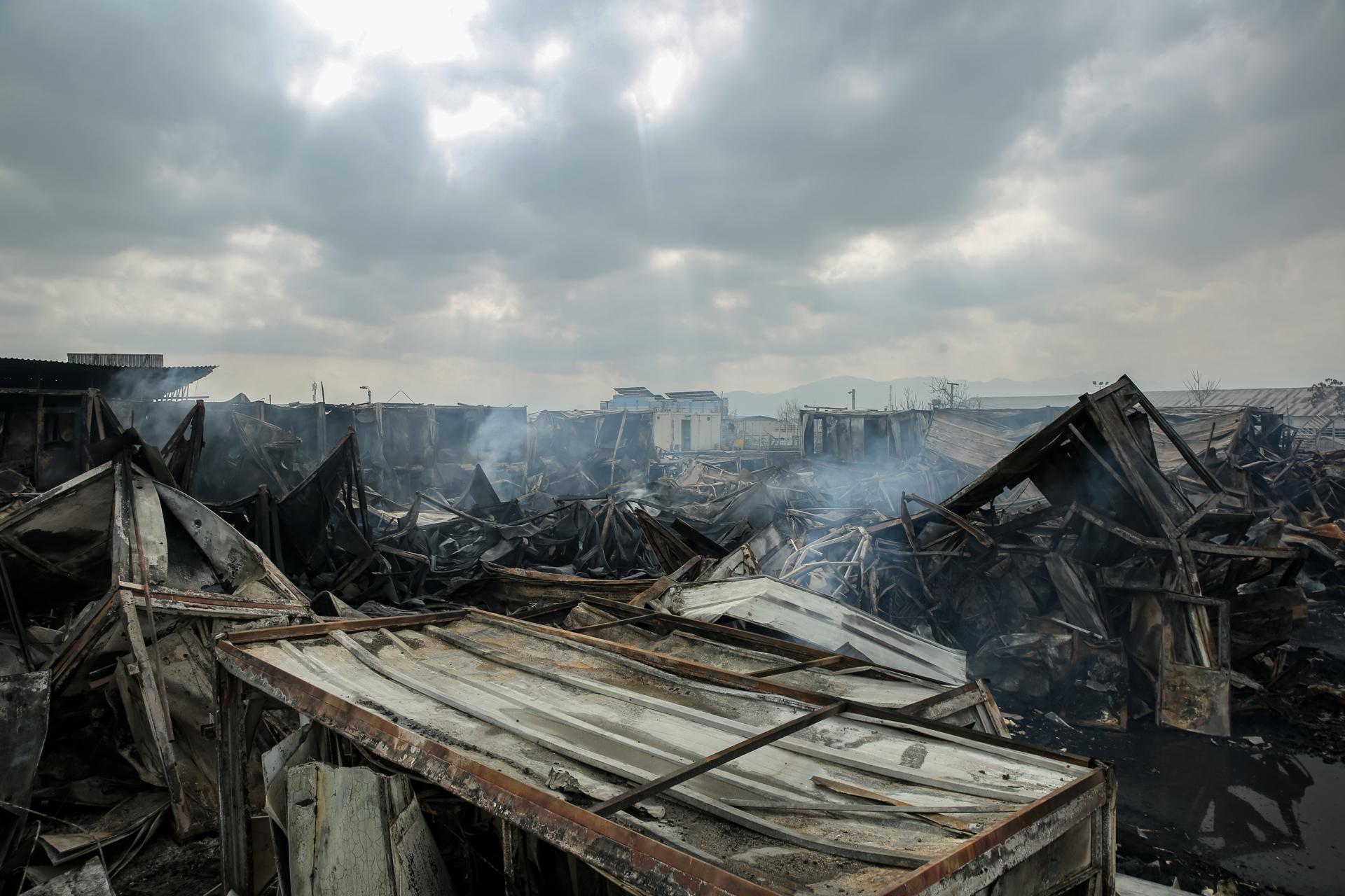 KABUL (Afganistán), 17/03/2026.- Vista de la destrucción en el lugar de los supuestos ataques aéreos pakistaníes en Kabul, que, según las autoridades afganas, tuvieron como objetivo un centro de tratamiento de adicciones y causaron la muerte de más de 400 personas. EFE/EPA/SAMIULLAH POPAL