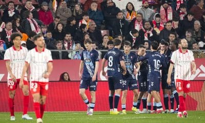 Los jugadores del Celta celebran el 1-2, durante el partido de LaLiga de fútbol que Girona FC y Celta de Vigo disputaron en el estadio municipal de Montilivi. EFE/David Borrat