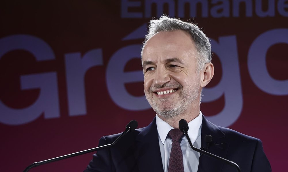 Emmanuel Gregoire, candidato del Partido Socialista (PS) y la coalición de izquierdas en las elecciones municipales de París de 2026, hace su discurso tras el anuncio de los resultados preliminares de la primera vuelta de las elecciones municipales francesas en París, Francia. EFE/CHRISTOPHE PETIT TESSON