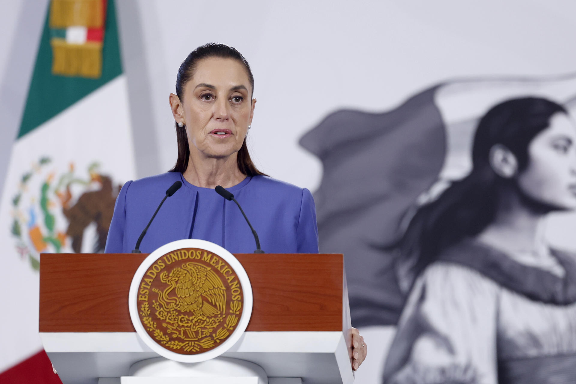 La presidenta de México, Claudia Sheinbaum, habla durante una rueda de prensa este miércoles en Palacio Nacional de la Ciudad de México (México). EFE/Sáshenka Gutiérrez
