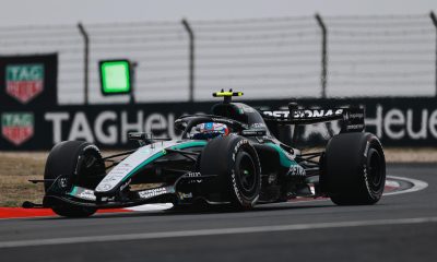 El piloto italiano de Mercedes Andrea Kimi Antonelli en acción durante la carrera del Gran Premio de China de Fórmula 1, en Shanghái. EFE/EPA/ANDRES MARTINEZ CASARES