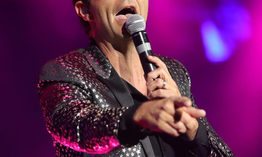 El cantante mexicano Leonardo de Lozanne del grupo Fobia ofrece un concierto en Ciudad de México (México). Imagen de archivo. EFE/Sáshenka Gutiérrez