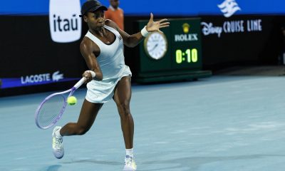 La estadounidense Coco Gauff derrotó a Belinda Bencic y avanzó a la semifinal de Masters 1.000 de Miami. EFE/EPA/CRISTOBAL HERRERA-ULASHKEVICH
