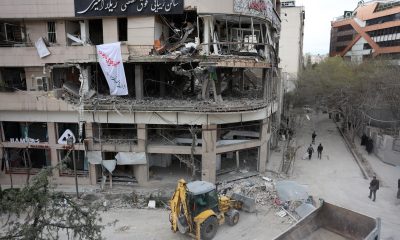 Un edificio comercial dañado por un bombardeo en el norte de Teherán. EFE/EPA/ABEDIN TAHERKENAREH