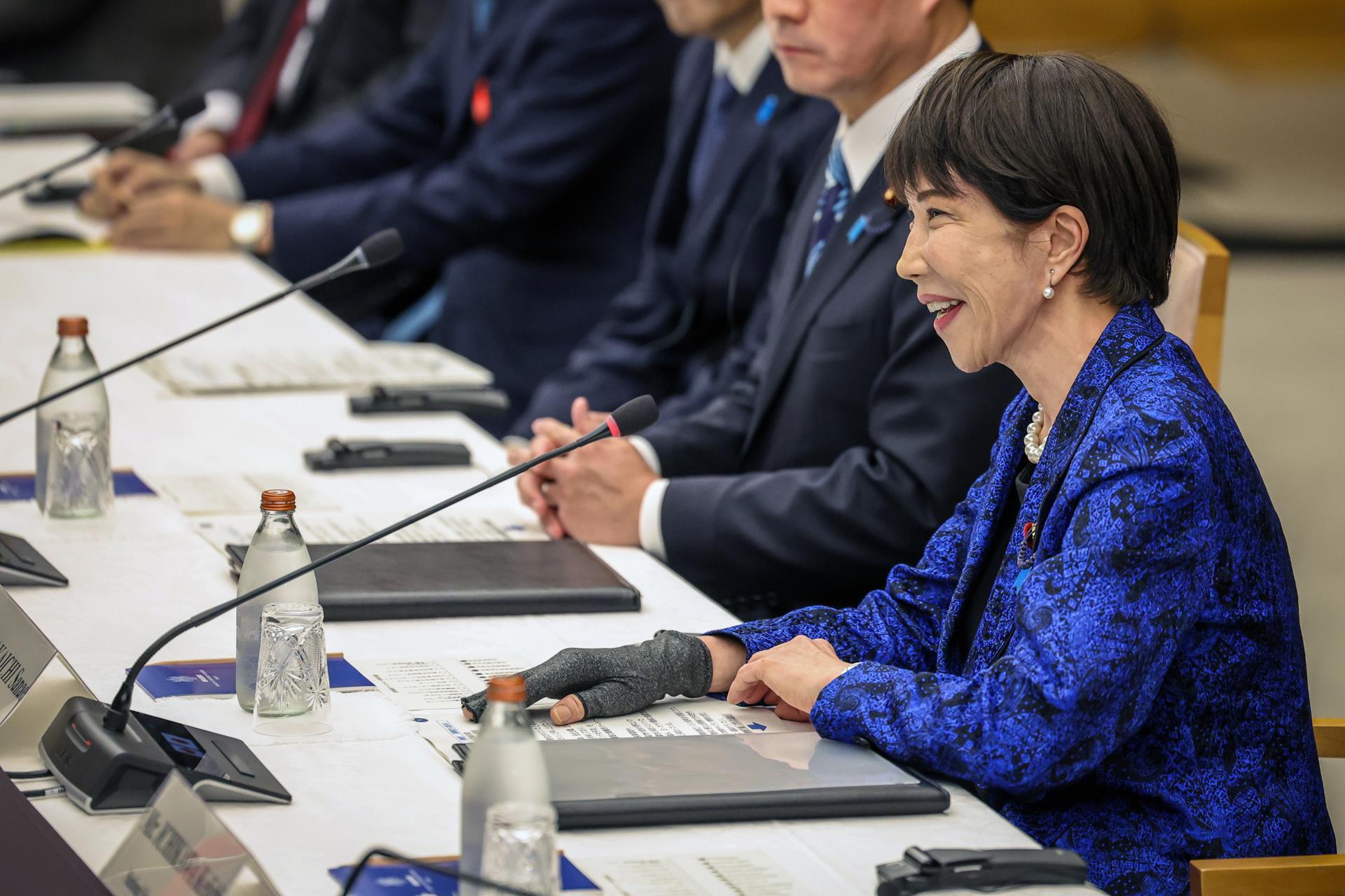 Imagen de archivo de la primera ministra japonesa, Sanae Takaichi, durante una reunión con su homólogo canadiense en Tokio, Japón, el 6 de marzo de 2026. EFE/EPA/TAKASHI AOYAMA / POOL