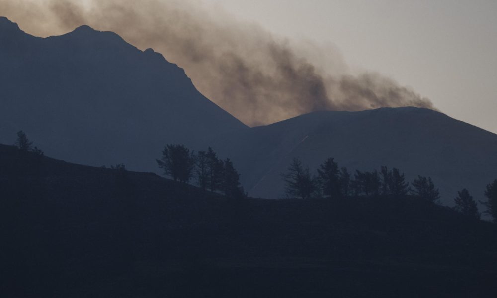 Vista de un incendio forestal, en una imagen de archivo. EFE/ Pedro Puente Hoyos