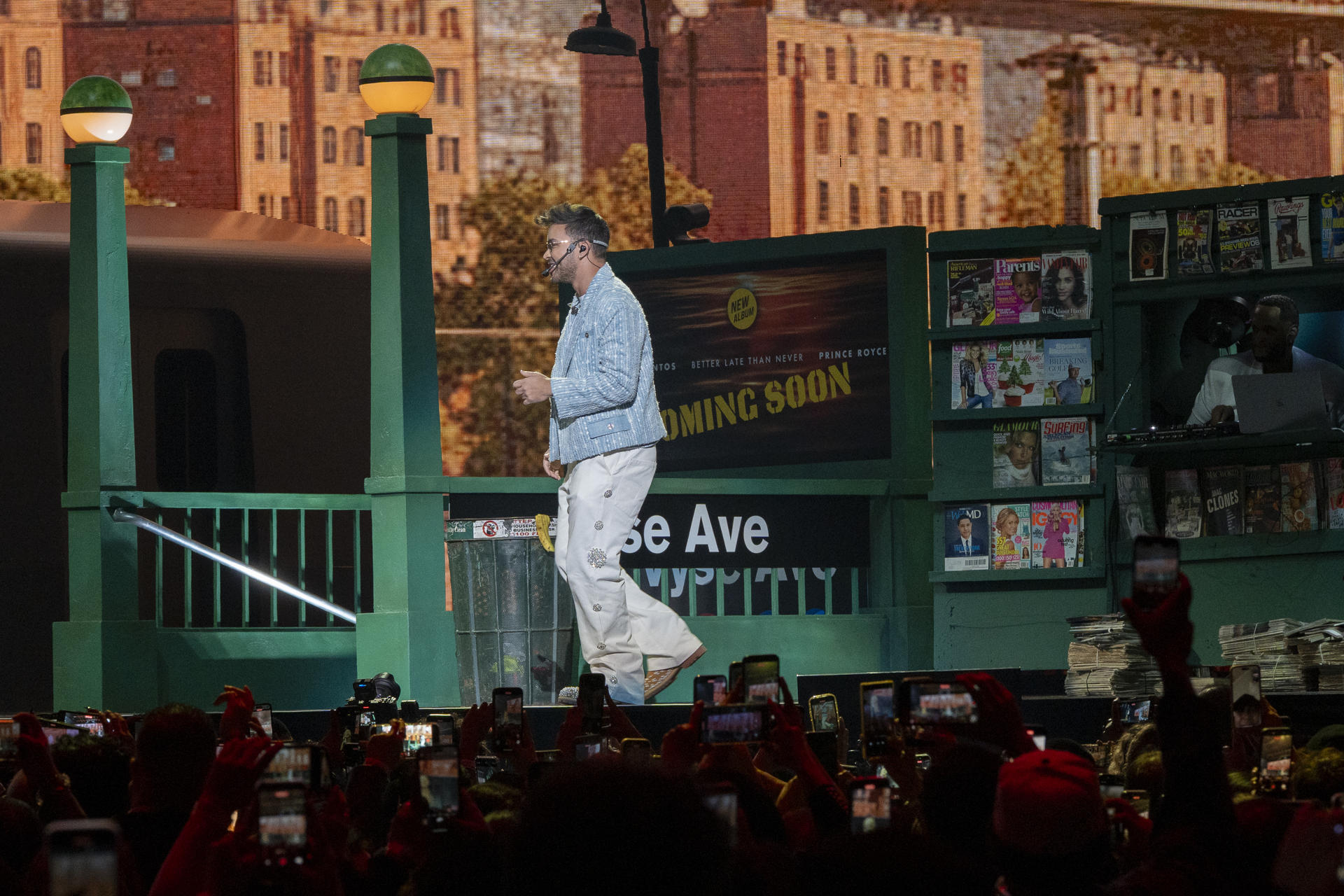 Fotografía de archivo donde aparece el cantante Prince Roy durante un concierto, en el Madison Square Garden en Nueva York (Estados Unidos). EFE/ Angel Colmenares