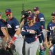 Jugadores de Estados Unidos celebran tras ganar este domingo un partido del Clásico Mundial de Béisbol frente a República Dominicana en el estadio LoanDepot Park en Miami (Estados Unidos). EFE/ Alberto Boal