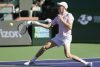 El italiano Jannik Sinner derrotó al canadiense Denis Shapovalov en la quinta jornada del torneo de Indian Wells, en California (EE.UU.).  EFE/EPA/JOHN G. MABANGLO
