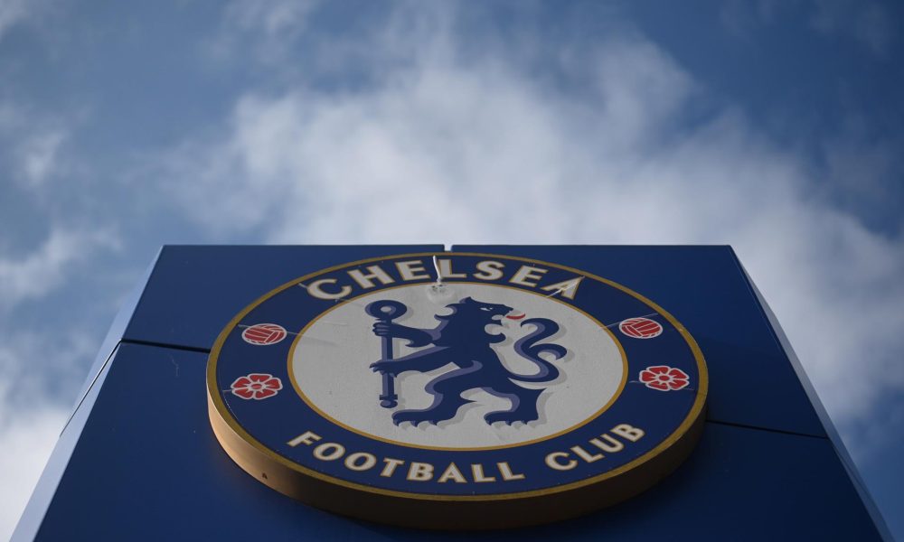 La Premier League ha sancionado al Chelsea con una multa de 10 millones de libras (11,5 millones de euros) y con un año sin poder fichar, suspendido si no reinciden, por las irregularidades financieras que cometieron en la era de Roman Abramovich. EFE/EPA/NEIL HALL