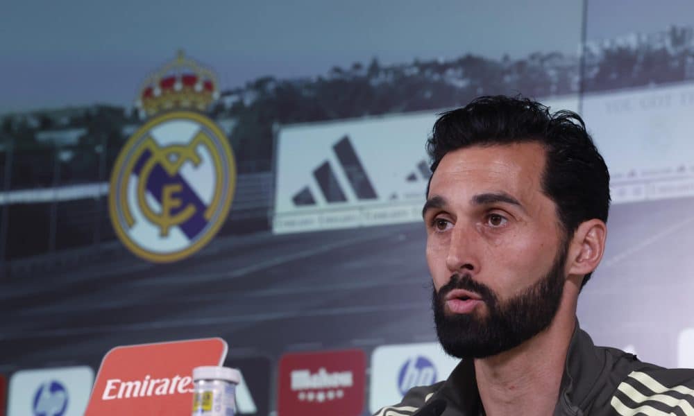 El entrenador del Real Madrid, Álvaro Arbeloa, durante la rueda de prensa previa al entrenamiento que el equipo realiza en la Ciudad Deportiva de Valdebebas, en la víspera del encuentro liguero que disputan ante el Getafe en el estadio Santiago Bernabéu. EFE/Javier Lizón