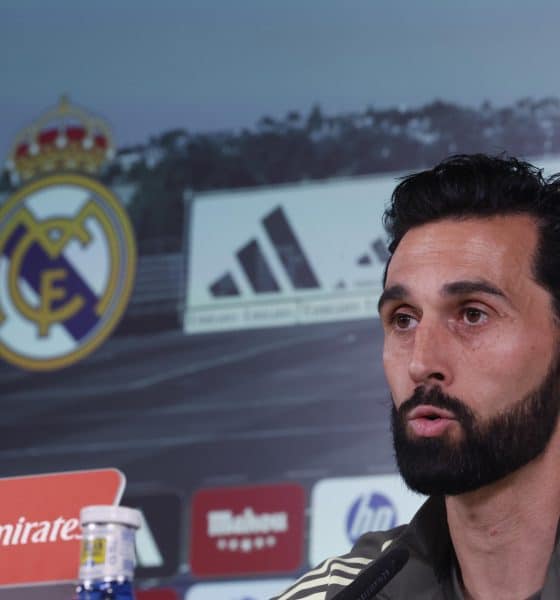 El entrenador del Real Madrid, Álvaro Arbeloa, durante la rueda de prensa previa al entrenamiento que el equipo realiza en la Ciudad Deportiva de Valdebebas, en la víspera del encuentro liguero que disputan ante el Getafe en el estadio Santiago Bernabéu. EFE/Javier Lizón