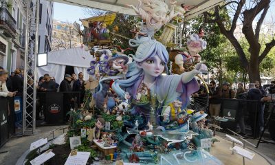 Vista de la composición escultórica infantil 'Arca. El viaje de Pepet', del artista chileno Zvonimir Ostoic, premiada en las Fallas de Valencia (España). EFE/Ana Escobar