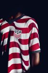 Fotografía cedida por US Soccer que muestra la camiseta que utilizará la selección de Estados Unidos durante la Copa Mundial de la FIFA 2026. EFE/ Us Soccer /SOLO USO EDITORIAL/NO VENTAS/ SOLO DISPONIBLE PARA ILUSTRAR LA NOTICIA QUE ACOMPAÑA (CRÉDITO OBLIGATORIO)
