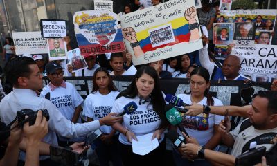 Andreina Baduel, familiar del preso político Josnars Baduel. EFE/ Miguel Gutiérrez