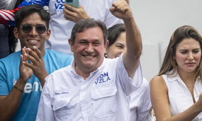 El coordinador nacional del partido Vente Venezuela (VV), Henry Alviárez (c), participa durante el acto de reapertura de la sede de su partido este sábado, en Caracas (Venezuela). EFE/ Miguel Gutierrez