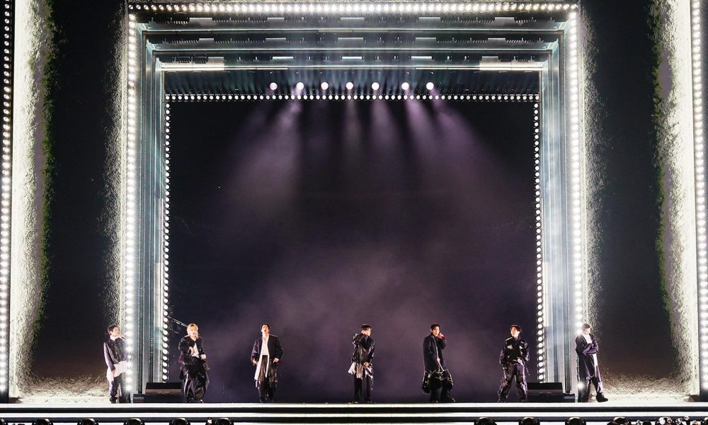 La popular banda surcoreana de K-pop BTS durante un megaconcierto celebra el sábado en Seúl. 
EFE/EPA/BIGHIT MUSIC / Netflix HANDOUT HANDOUT EDITORIAL USE ONLY/NO SALES