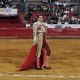 El torero mexicano Ernesto Javier 'Calita' observa al público durante una corrida en la Plaza de Toros México, en Ciudad de México (México). Imagen de archivo. EFE/ Mario Guzmán
