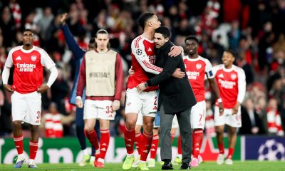 El técnico español Mikel Arteta celebra la victoria durante el partido de vuelta de octavos de final de la UEFA Champions que han jugado Arsenal y Bayer 04 Leverkusen en Londres, Reino Unido. EFE/EPA/NEIL HALL