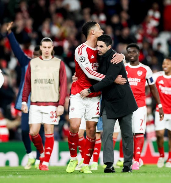 El técnico español Mikel Arteta celebra la victoria durante el partido de vuelta de octavos de final de la UEFA Champions que han jugado Arsenal y Bayer 04 Leverkusen en Londres, Reino Unido. EFE/EPA/NEIL HALL