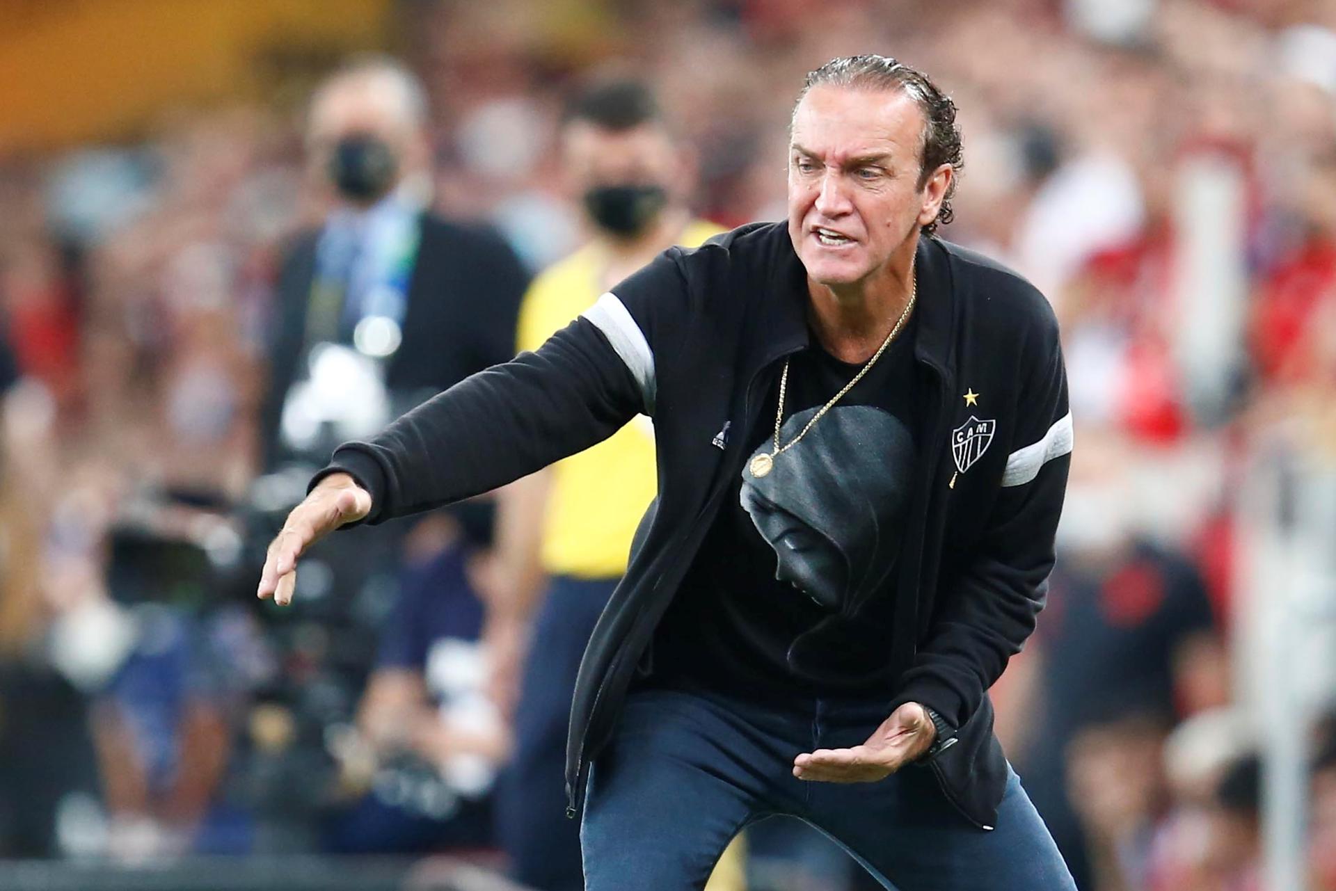 Fotografía de archivo en la que se observa a Alex Stival 'Cuca', nuevo técnico del Santos. EFE/Hedenson Alves