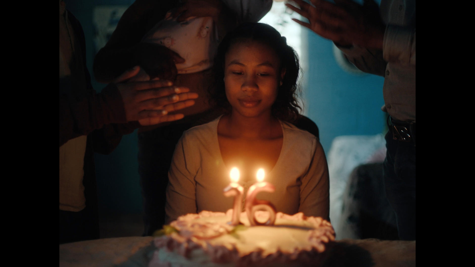 Fotograma cedido por la productora de la película Disruptiva Films en la que muestra un fragmento de la película 'Niñas Escarlata', un documental que explora el aborto y la maternidad forzada en República Dominicana —uno de los cinco países de Latinoamérica que aún mantienen una prohibición absoluta al procedimiento—, se estrena este lunes, en el festival South By Southwest (SXSW) en Austin, Texas (EE.UU.) EFE/ Disruptiva Films /SOLO USO EDITORIAL/ NO VENTAS/ SOLO DISPONIBLE PARA ILUSTRAR LA NOTICIA QUE ACOMPAÑA (CRÉDITO OBLIGATORIO)