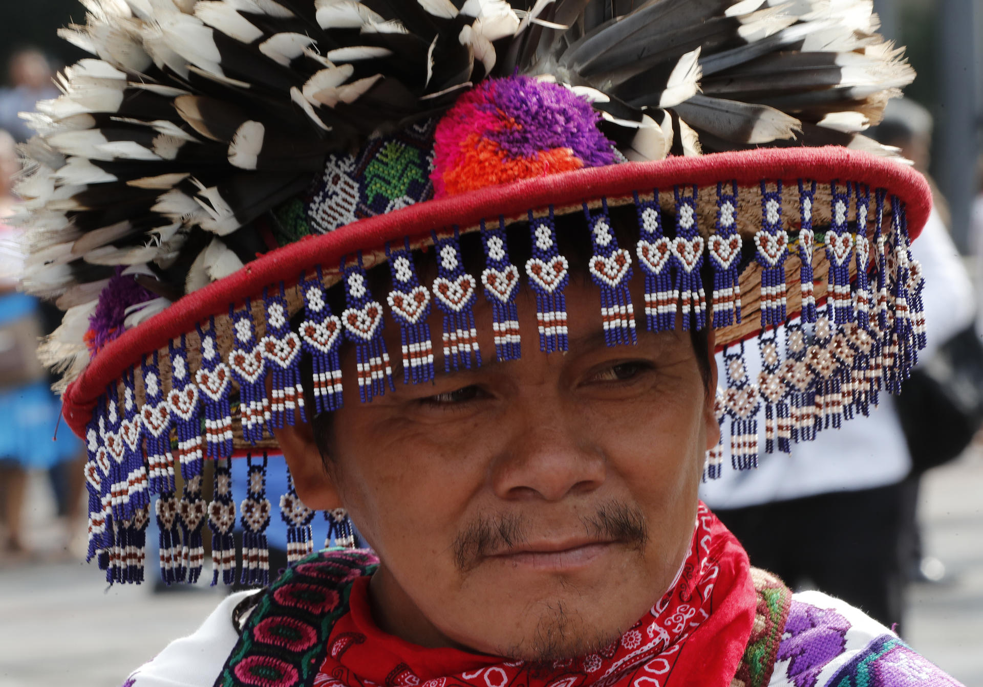 Según registros, en México existen 68 lenguas nacionales, 11 familias y 364 variantes lingüísticas, de las cuales "muchas están cayendo en desuso y se dirigen a la extinción".
 EFE/ Mario Guzmán