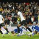 El defensa suizo del Valencia Eray Cömert (i) celebra su gol, segundo del equipo ché, durante el partido de la jornada 27 de LaLiga entre el Valencia CF y el Deportivo Alavés, este domingo en el estadio de Mestalla. EFE/ Ana Escobar