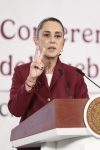La presidenta de México, Claudia Sheinbaum, participa durante una rueda de prensa este martes en Palacio Nacional de la Ciudad de México (México). EFE/José Méndez
