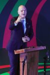 El presidente de la FIFA, el suizo Gianni Infantino, habla durante la inauguración de la exposición 'Álbum épico' en Ciudad de México (México). EFE/Madla Hartz
