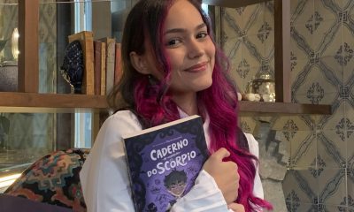 LISBOA, 07/03/2026.- La escritora juvenil brasileña Maidy Lacerda durante una entrevista concedida a EFE en Lisboa con motivo de la publicación de su libro 'El Diario de una Princesa Desastrosa' que llegará en mayo a España y Latinoamérica tras conquistar el mercado en portugués para contar en español esta historia de una princesa atípica a la que todo le sale mal. EFE/Blas Díaz