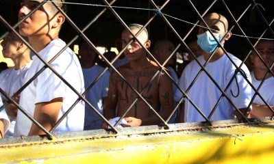 Foto de archivo de un grupo de reos en el Centro Penal de Seguridad de Chalatenango (El Salvador). EFE/ Miguel Lemus