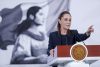 La presidenta de México, Claudia Sheinbaum, habla durante una rueda de prensa este lunes, en el Palacio Nacional de la Ciudad de México (México). EFE/ Isaac Esquivel