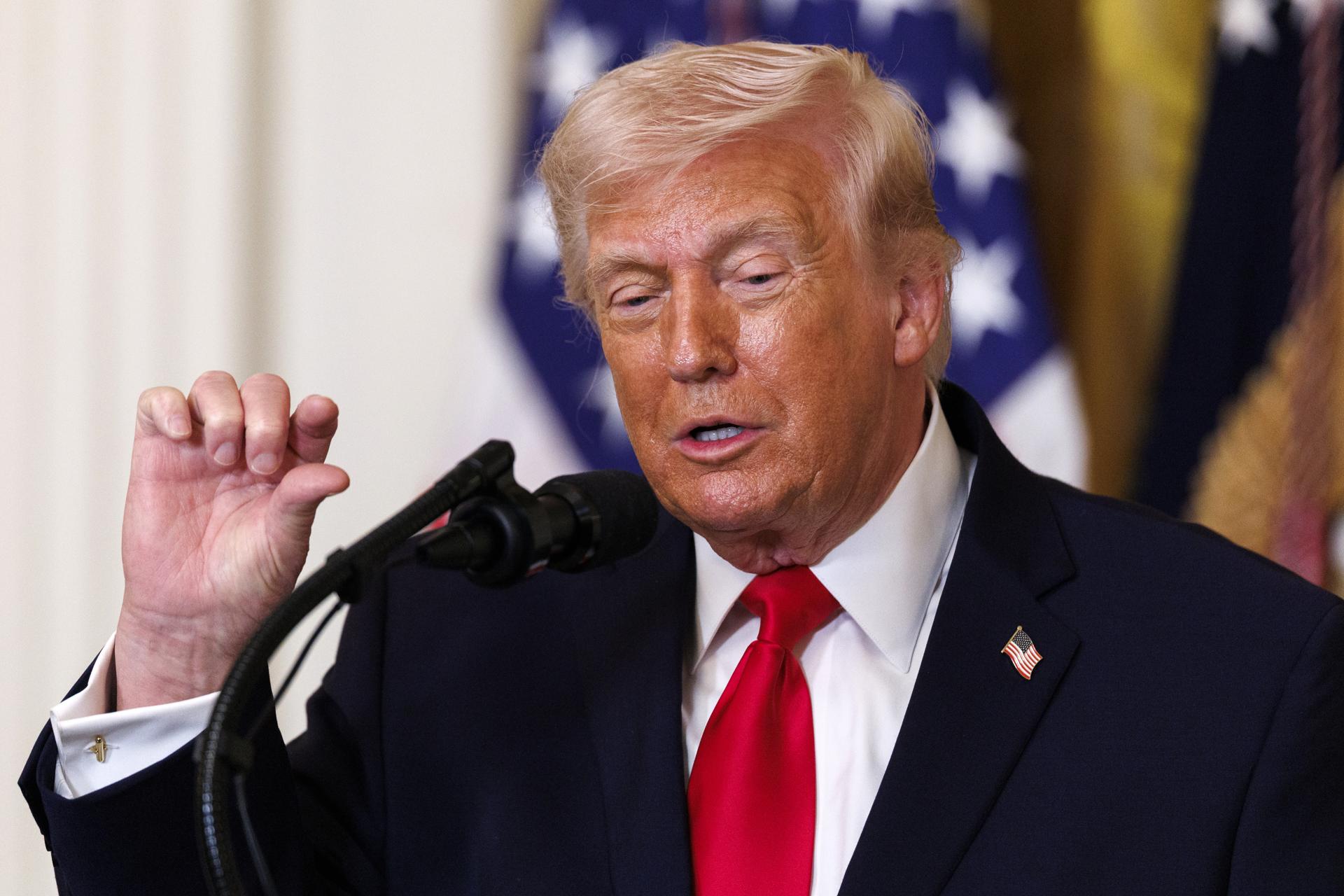 El presidente de EE.UU., Donald Trump, en una fotografía de archivo. EFE/WILL OLIVER
 
//////////
 
WASHINGTON (United States), 12/03/2026.- US President Donald Trump speaks during a Women's History Month event at the White House in Washington, DC, USA, 12 March 2026. EFE/EPA/WILL OLIVER