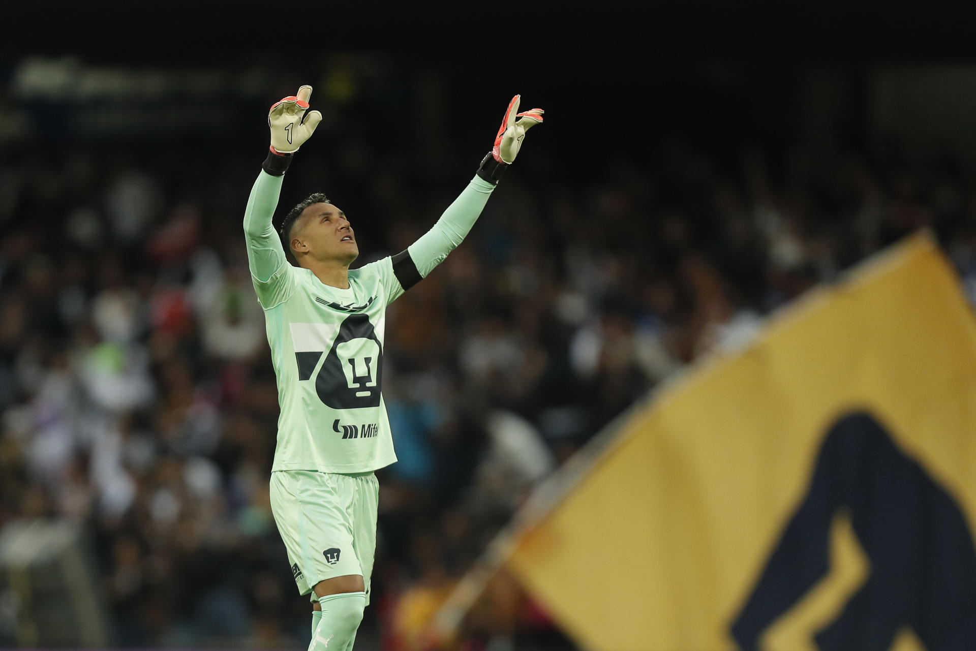 Keylor Navas de Pumas celebra un gol durante un partido del torneo Clausura 2026 de la Liga MX entre Pumas y Monterrey. Imagen de archivo. EFE/Isaac Esquivel