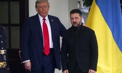 Imagen de archivo de los presidentes de EE. UU., Donald Trump, y de Ucrania, Volodímir Zelenski. EFE/WILL OLIVER