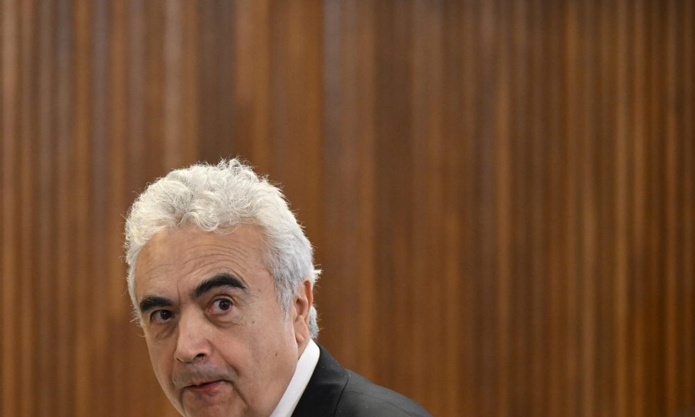 El director ejecutivo de la Agencia Internacional de la Energía (AIE), Fatih Birol, durante un acto con la prensa en Australia. 
EFE/EPA/LUKAS COCH AUSTRALIA AND NEW ZEALAND OUT