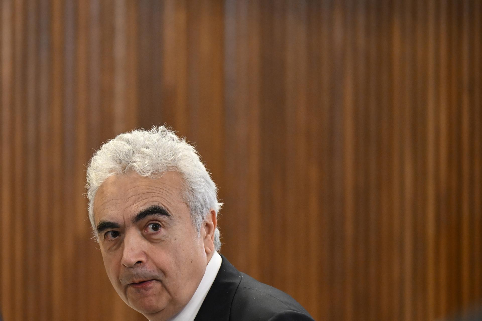 El director ejecutivo de la Agencia Internacional de la Energía (AIE), Fatih Birol, durante un acto con la prensa en Australia. 
EFE/EPA/LUKAS COCH AUSTRALIA AND NEW ZEALAND OUT