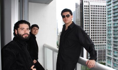 Fotografía del 18 de febrero de 2026 que muestra a integrantes de la banda californiana Clave Especial, Rogelio González (d), Leonardo Lomeli (c) y Alejandro Ahumada, posando en una entrevistacon EFE en Miami (EE.UU). EFE/ Pedro Pablo Cortés