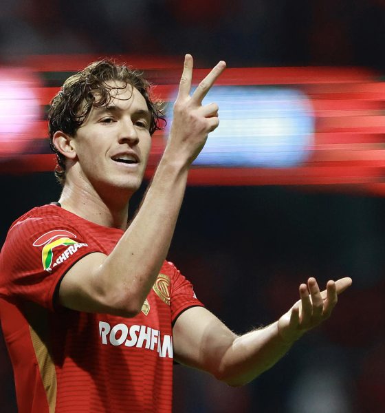 Marcel Ruiz de Toluca celebra un gol durante un partido de la Liga MX en el estadio Nemesio Diez en Toluca (México). Imagen de archivo. EFE/Felipe Gutiérrez