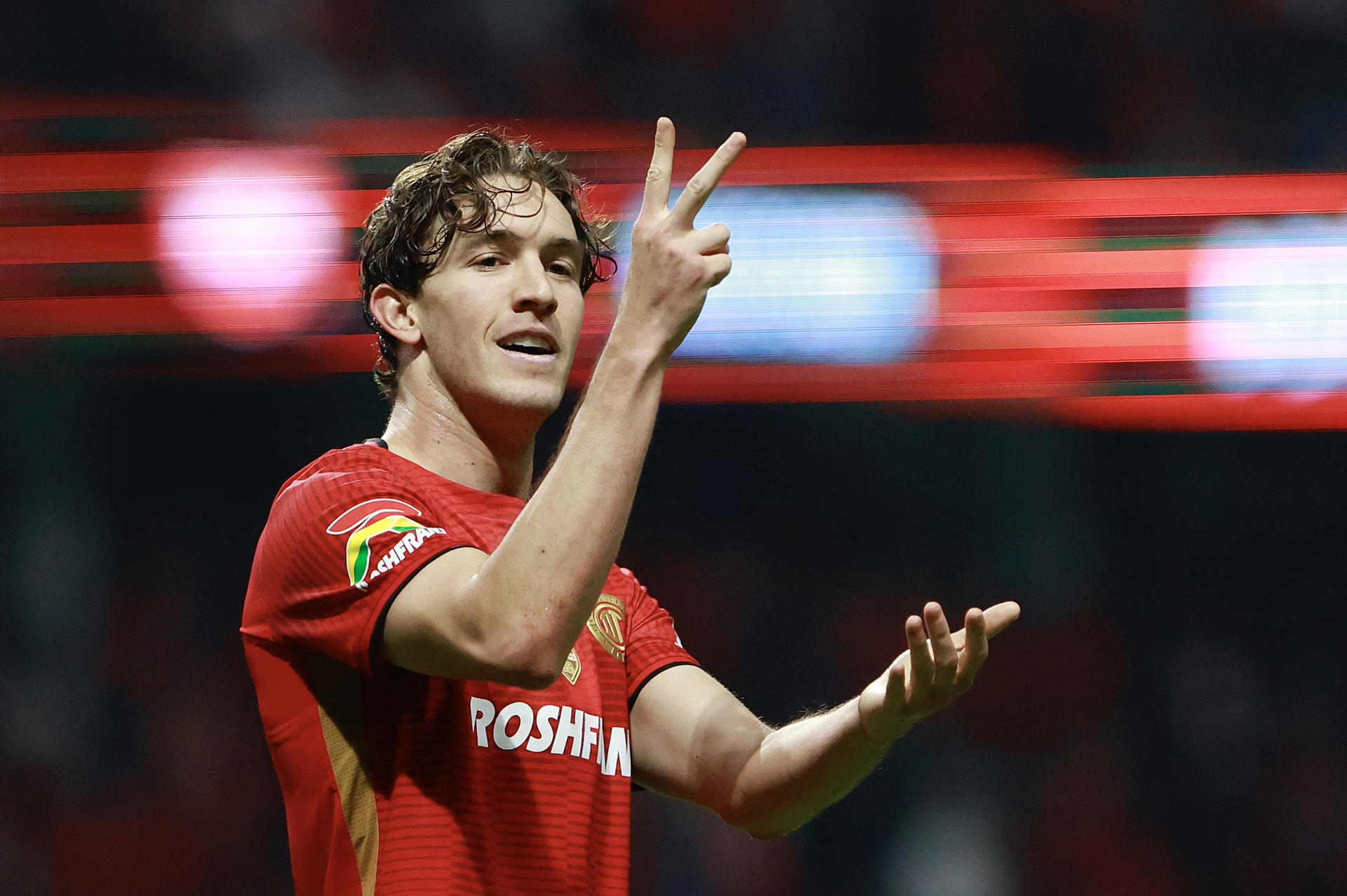 Marcel Ruiz de Toluca celebra un gol durante un partido de la Liga MX en el estadio Nemesio Diez en Toluca (México). Imagen de archivo. EFE/Felipe Gutiérrez