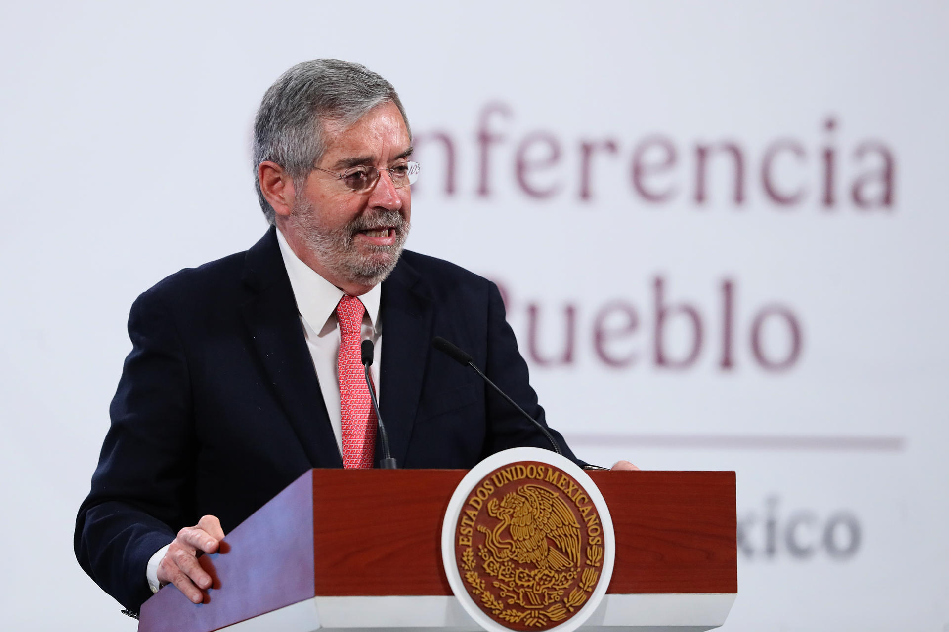 El canciller de México, Juan Ramón de la Fuente, habla durante una rueda de prensa. Imagen de archivo. EFE/Mario Guzmán