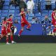 El centrocampista del Getafe Mauro Arambarri (d) celebra su gol contra el Espanyol durante el partido de la jornada 29 de LaLiga EA Sports entre el Espanyol y el Getafe, este sábado en el RCDE Stadium en Barcelona.-EFE/ Toni Albir