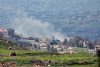 El humo se eleva desde una aldea en el sur del Líbano como resultado de un ataque israelí, visto desde la Alta Galilea, en la frontera entre Israel y el Líbano, el 4 de marzo de 2026.. (Líbano) EFE/EPA/ATEF SAFADI
