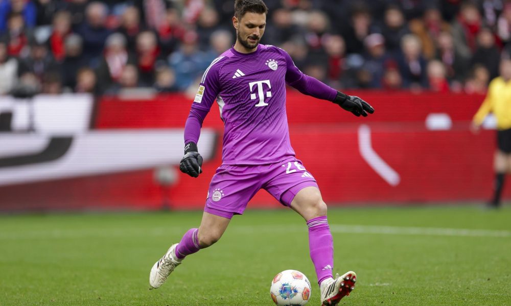 Sven Ulreich, tercer portero del Bayern Munich , ante el Bayer Leverkusen en Leverkusen, Alemania. EFE/EPA/CHRISTOPHER NEUNDORF