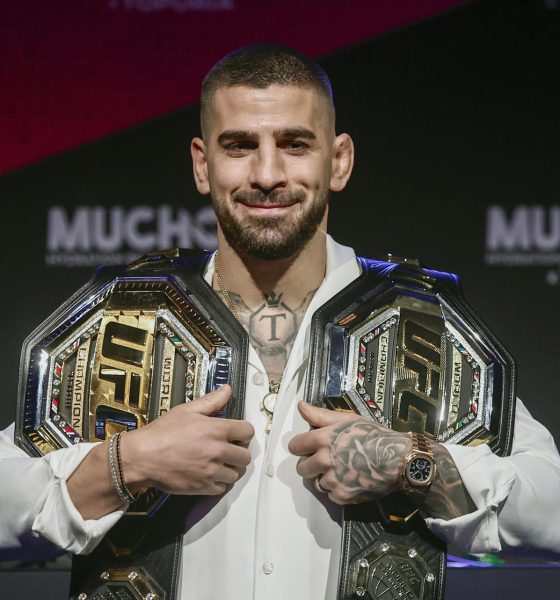 Fotografía de archivo del 4 de julio de 2025 en la que se ve al campeón del mundo del peso ligero de artes marciales mixtas, el español Ilia Topuria, al comparecer en una rueda de prensa en Madrid tras ganar el título el pasado domingo en Las Vegas (Estados Unidos). EFE/Sergio Pérez