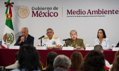 Fotografía cedida este jueves por la Secretaria del Medio Ambiente y Recursos Naturales, donde se observa a su titular Alicia Bárcena (2-d), el secretario de Marina, Raymundo Pedro Morales (2-i), el director de Pemex, Víctor Rodríguez (i) y la Secretaria de Energía, Luz Elena González (d) durante una conferencia de prensa en Ciudad de México (México). EFE/Secretaria del Medio Ambiente y Recursos Naturales/SOLO USO EDITORIAL/NO VENTAS/SOLO DISPONIBLE PARA ILUSTRAR LA NOTICIA QUE ACOMPAÑA(CRÉDITO OBLIGATORIO) MEJOR CALIDAD POSIBLE