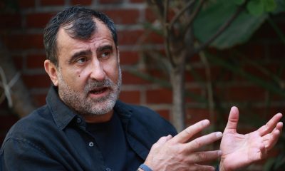 El director mexicano Adolfo Dávila, habla durante una entrevista con EFE este miércoles, en Ciudad de México (México). EFE/Alex Cruz